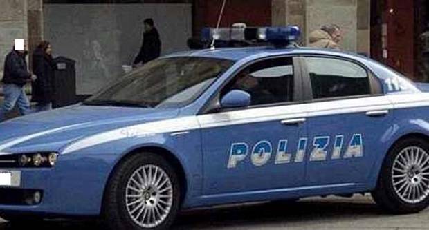 Pirata della strada piomba su manifestanti, a Napoli, un morto e due feriti Pirata della strada piomba su manifestanti, a Napoli, un morto e due feriti