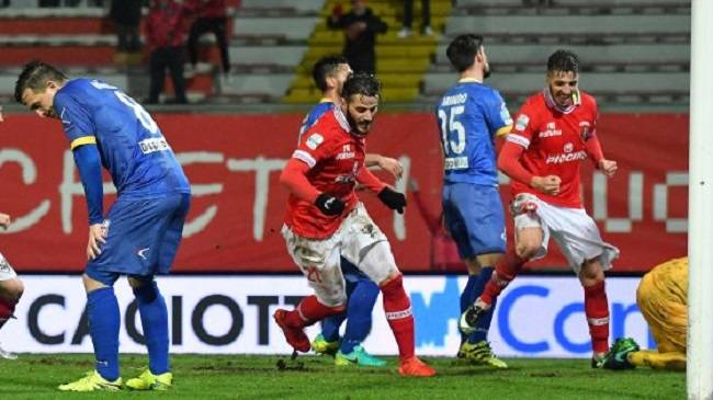 Ventottesima giornata serie B, cadono ancora Benevento e Salernitana, Avellino agguantato sul filo di lana Ventottesima giornata serie B, cadono ancora Benevento e Salernitana, Avellino agguantato sul filo di lana