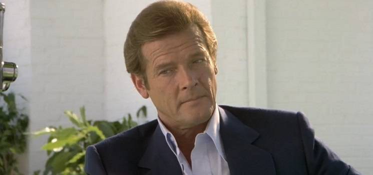 Roger Moore è morto Roger Moore celebre 007 del cinema si è spento in Svizzera