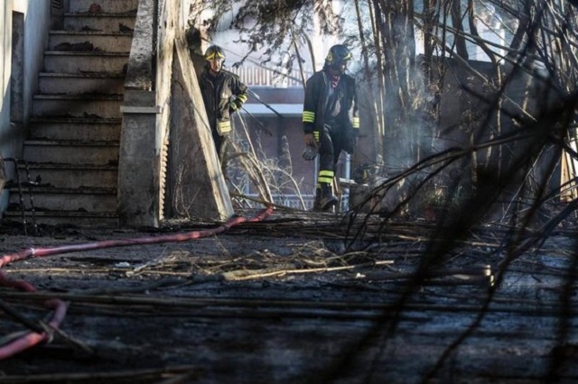 Tivoli: incendio uccide due donne, nel napoletano'altra vittima dei roghi estivi Tivoli: incendio uccide due donne, nel napoletano'altra vittima dei roghi estivi