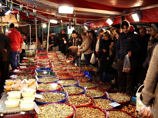 Il pesce a Napoli, la domenica, rappresenta un autentico rito-1