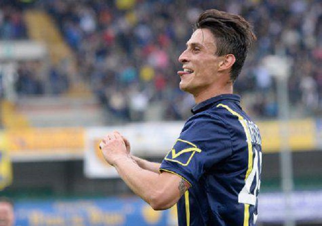 Roberto Inglese, punta clivense è del Napoli ma rimarrà un altro anno a Verona Roberto Inglese, punta clivense è del Napoli ma rimarrà un altro anno a Verona
