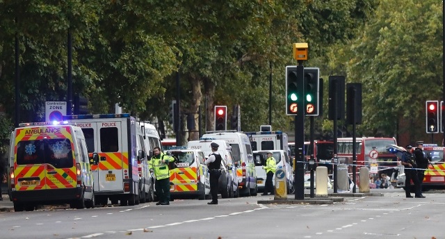 Centro di Londra: taxi si scaglia contro i passanti, 11 i feriti Centro di Londra: taxi si scaglia contro i passanti, 11 i feriti