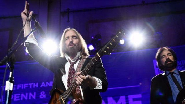 Tom Petty, icona rock colpito da infarto, fans preoccupati Tom Petty, icona rock colpito da infarto, fans preoccupati