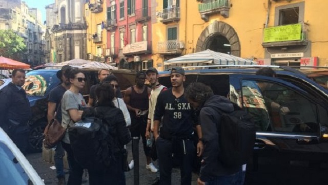 Riprese della serie sense8: rione Sanità bagno di folla primo set Riprese della serie sense8: rione Sanità bagno di folla primo set