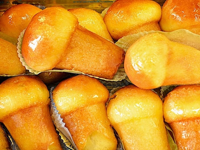 Baba al rum, dolce tipico della tradizione partenopea, che fa leccare i baffi-1 Baba al rum, dolce tipico della tradizione partenopea, che fa leccare i baffi-1
