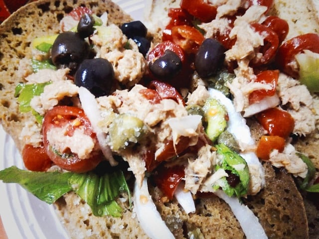 La Fresella ovvero l'alimento estivo per eccellenza dei napoletani, un cibo povero ma nutriente e salutare-1
