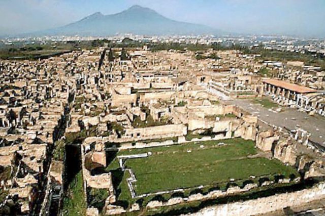 Scavi di Pompei Scavi di Pompei