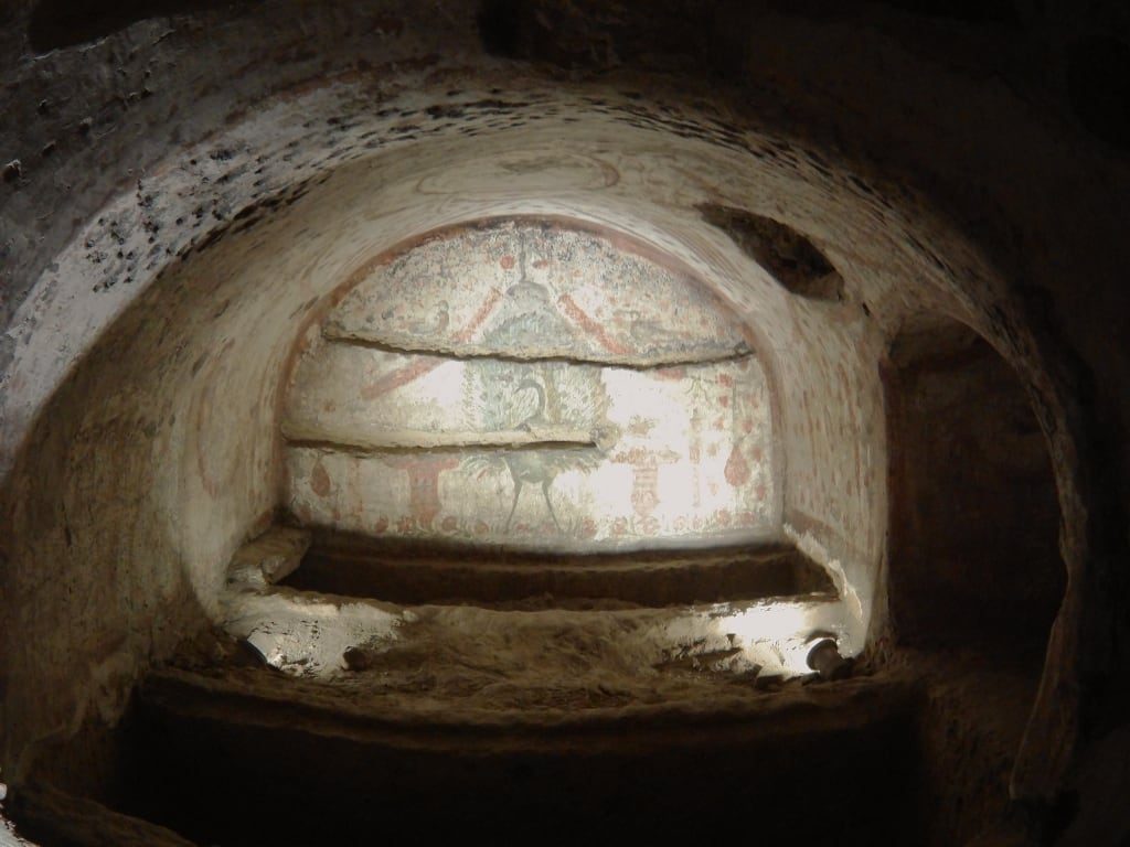 Le Catacombe di San Gennaro, una meravigliosa esperienza di bellezza, arte e storia-1