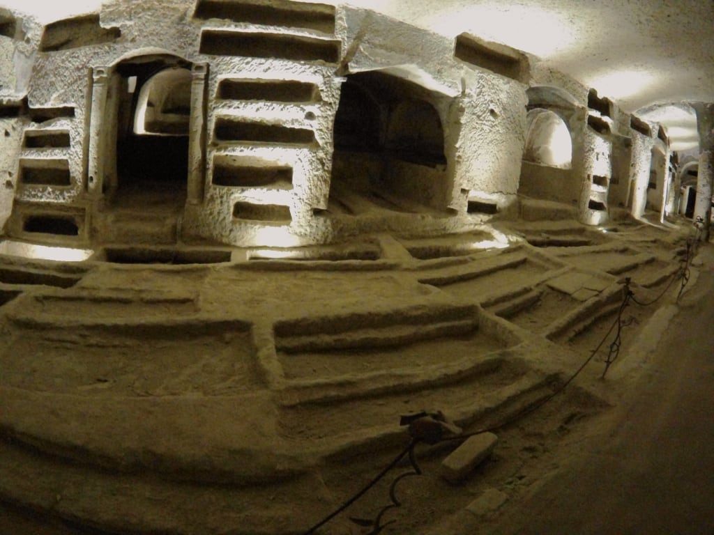 Le Catacombe di San Gennaro, una meravigliosa esperienza di bellezza, arte e storia-4