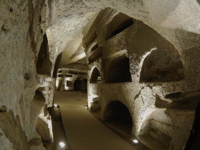 Le Catacombe di San Gennaro, una meravigliosa esperienza di bellezza, arte e storia-5 Le Catacombe di San Gennaro, una meravigliosa esperienza di bellezza, arte e storia-5