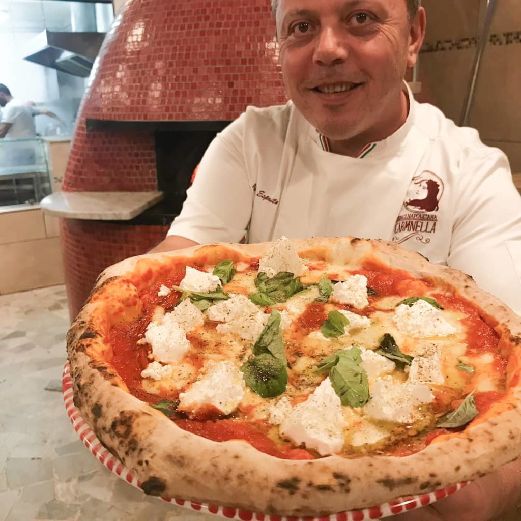 Vincenzo Esposito , il pizzaiolo intimista della Pizzeria Carmnella-1