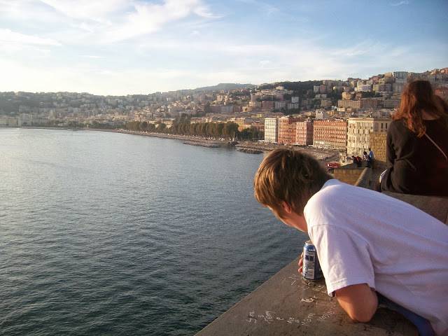 boom-di-turisti-a-napoli-per-pasqua-header boom-di-turisti-a-napoli-per-pasqua-header
