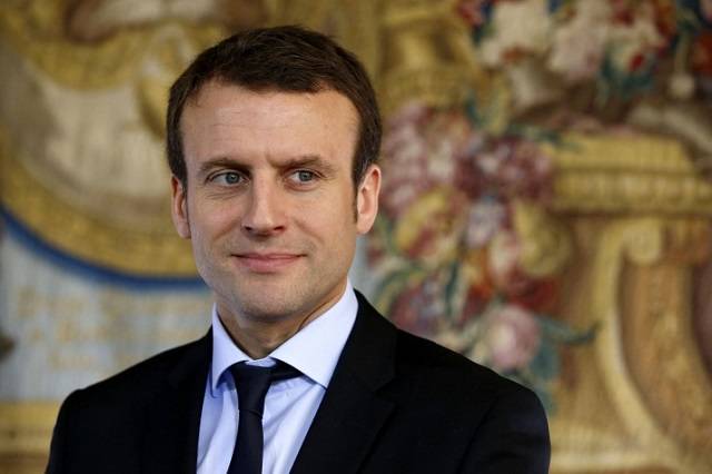 FRANCE-GOVERNMENT-AGRICULTURE-FARMING-DISTRIBUTION Elezioni Legislative francesi: Emmanuel Macron vero asso pigliatutto conquista la maggioranza assoluta che dà diritto a 445 seggi.