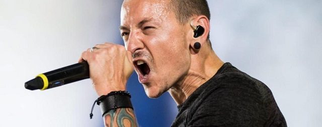 Il mondo della musica rock piange Chester Bennington, cantante Linkin Park Il mondo della musica rock piange Chester Bennington, cantante Linkin Park