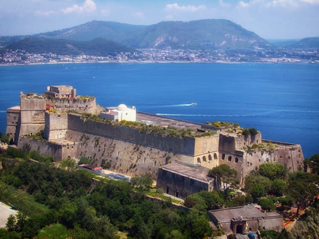 Museo Archeologico dei Campi Flegrei nel bellissimo Castello Aragonese di Baia-1 Museo Archeologico dei Campi Flegrei nel bellissimo Castello Aragonese di Baia-1
