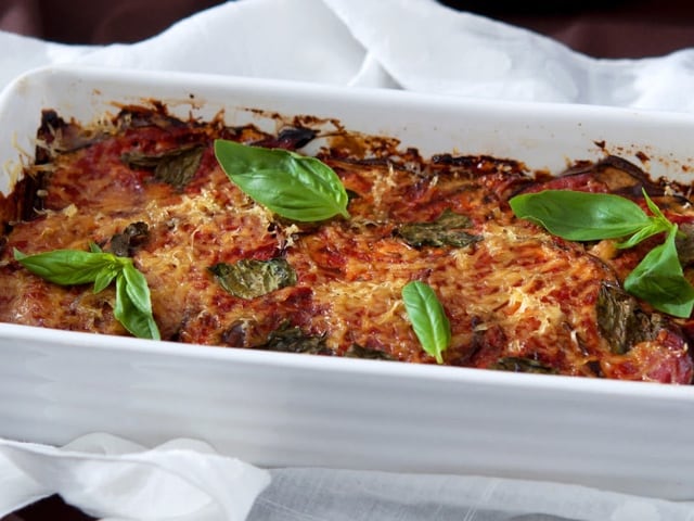 Parmigiana di melanzane, piatto esclusivo della cucina napoletana-1