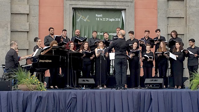 Concerto del Coro polifonico di Napoli, ieri, a Capodimonte nell'area del belvedere del Real Bosco Concerto del Coro polifonico di Napoli, belvedere del Real Bosco di Capodimonte