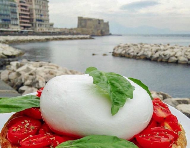 La mozzarella, ovvero l'oro bianco della regione Campania-1 La mozzarella, ovvero l'oro bianco della regione Campania-1