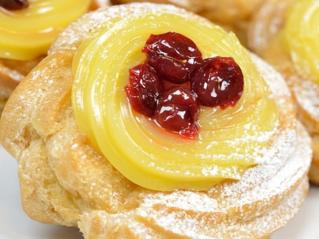 La zeppola di San Giuseppe origini, storia e tradizioni di questo dolce napoletano-1 La zeppola di San Giuseppe origini, storia e tradizioni di questo dolce napoletano-1