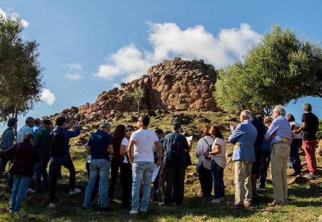 Nuraghe Sirai Nuraghe Sirai: la straordinaria fortezza sardo fenicia di Carbonia riapre i battenti ad Aprile