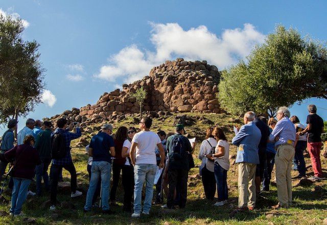 Nuraghe Sirai Nuraghe Sirai: la straordinaria fortezza sardo fenicia di Carbonia riapre i battenti ad Aprile