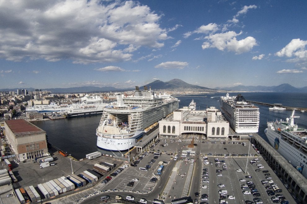 Il Villaggio Atleti delle Universiadi di Napoli presso la stazione marittima-2