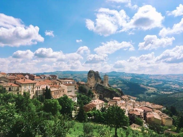 In Molise arriva il reddito di residenza attiva, 700€ il contributo mensile-1