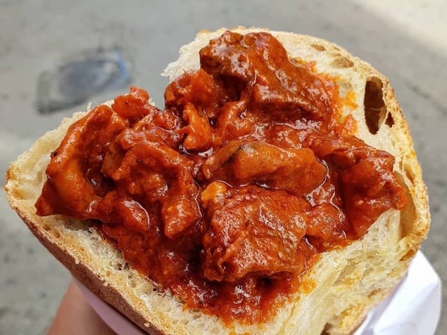 Il soffritto una delle pietanze piu amate della cucina napoletana-1