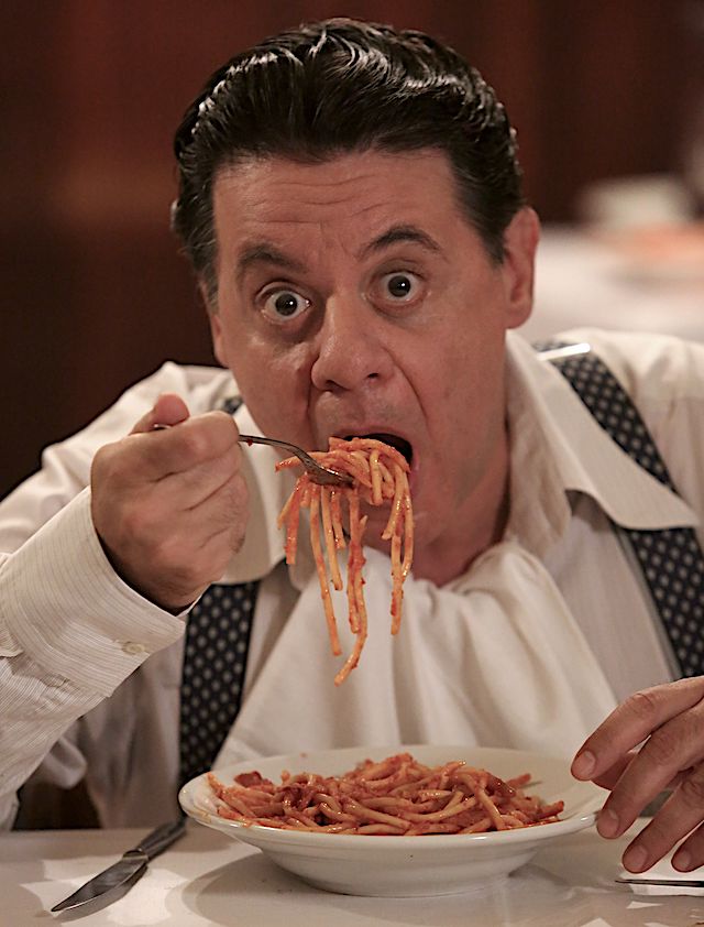 Alberto Sordi Permette? Alberto Sordi è una coproduzione Rai Fiction – Ocean Productions, in onda martedì 24 marzo su Rai1