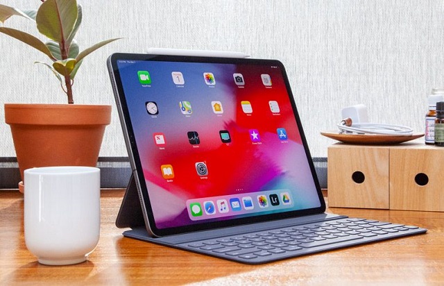 Apple iPad Pro, il nuovo pad professionale, nella nuova configurazione, viene presentato al pubblico degli appassionati della mela morsicata.