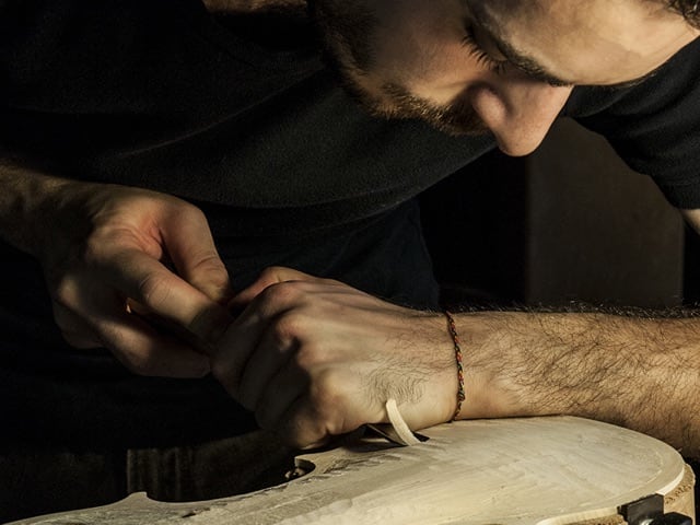 Liuteria Made in Italy- Sebastiano Ferrari, un giovane ed abile liutaio-1