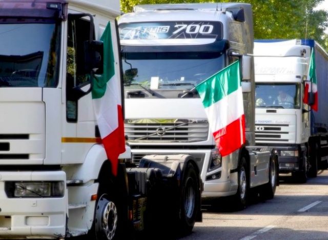 autotrasportatori italiani Autotrasportatori italiani, gli eroi spesso dimenticati nell'Italia del Coronavirus